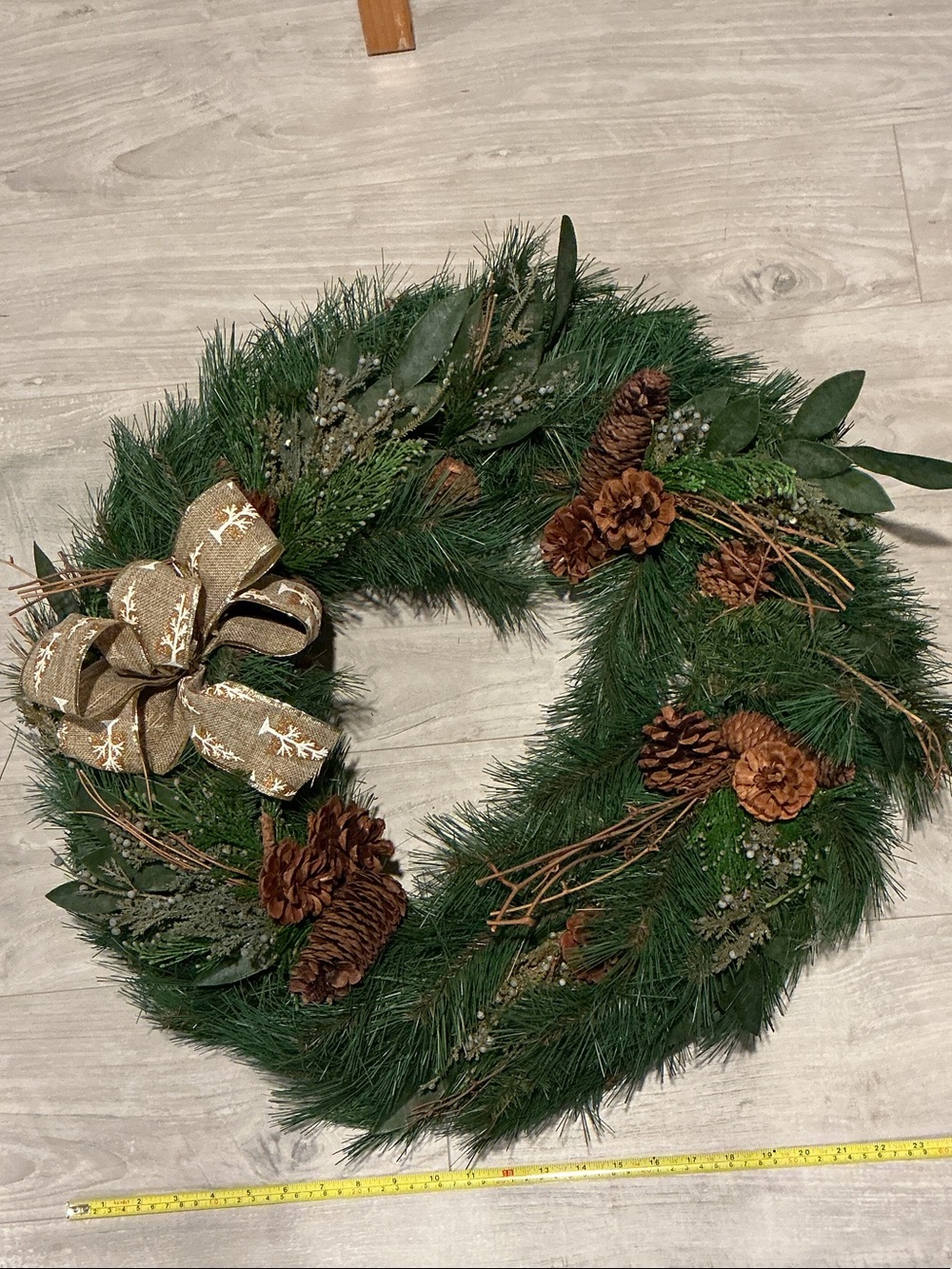 Green Pine Holiday Beautiful Large Wreath with Pinecones Gold Bow.